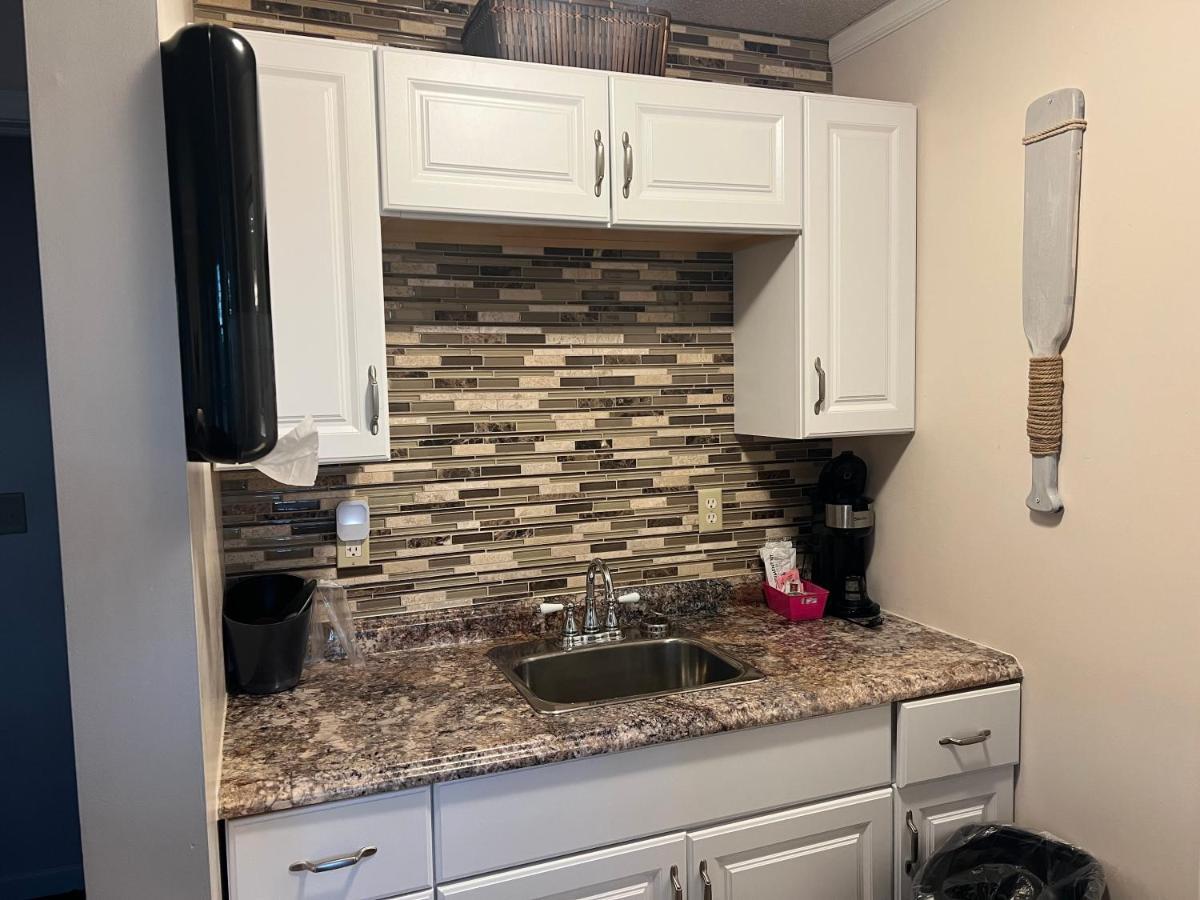 Carbone's Beachside Guest Rooms Sylvan Beach Extérieur photo